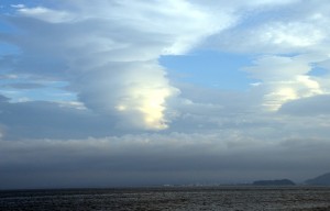 早朝の雲